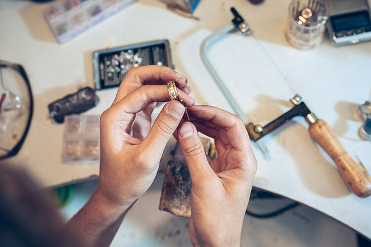 Check Out the Major Reasons to Do Jewellery Making Class